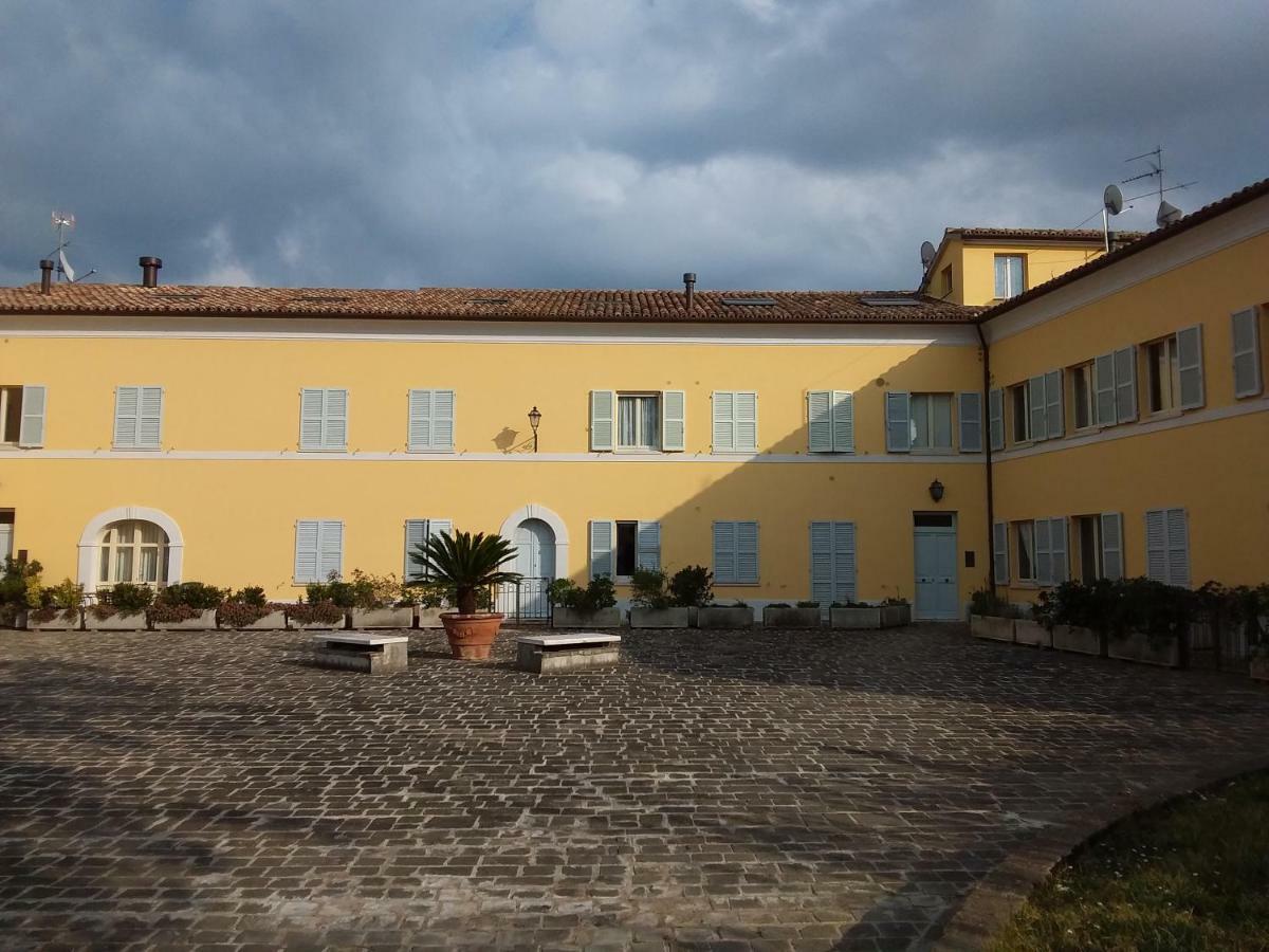 "Nido Del Falco" Palazzo Ricotti Camerano Kültér fotó